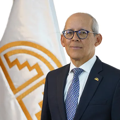Director General de Transformación Productiva, Integración Física y Servicios Alberto Lora